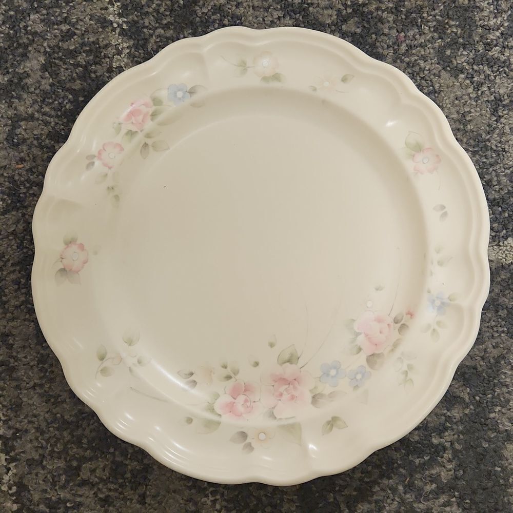 Pfaltzgraff Tea Rose 10.5" Dinner Plate Vintage